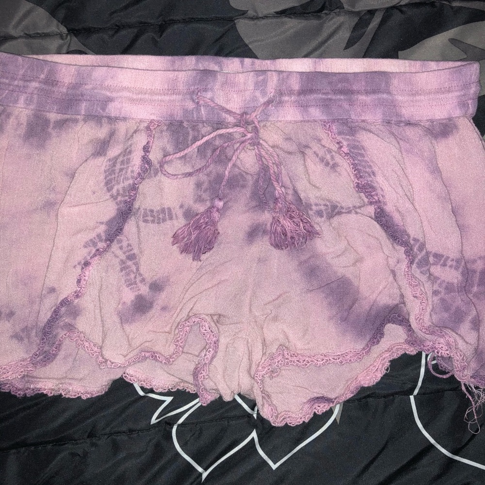 Distressed Short-Shorts